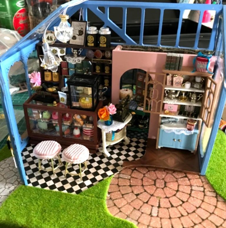 DIY Dollhouse kit The Rose Garden Tea House 1/12